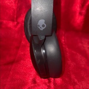 Skullcandy Hesh ANC Black Over-Ear Headphones with Skull Logo